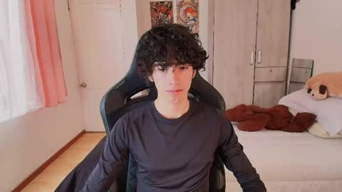 Snapshot of lucas_xo chatting on 17, 5, 2026 lucas_xo online show from 17, 5, 2026
