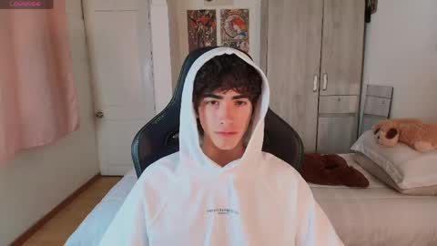 Snapshot of lucas_xo chatting on 26, 5, 2026 lucas_xo online show from 26, 5, 2026
