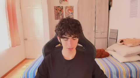 Snapshot of lucas_xo chatting on 1, 6, 2026 lucas_xo online show from 1, 6, 2026