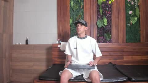 Snapshot of lucca_moreti chatting on 11, 4, 2026 Lucca Moreti online show from 11, 4, 2026