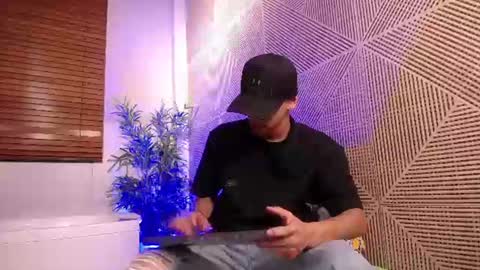 Snapshot of lucca_moreti chatting on 7, 7, 2026 Lucca Moreti online show from 7, 7, 2026