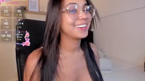 Snapshot of lucia_brown_ chatting on 8, 7, 2026 Lucia Brown online show from 8, 7, 2026