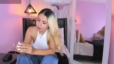 Snapshot of lucia_rios chatting on 1, 6, 2026 Lucia online show from 1, 6, 2026