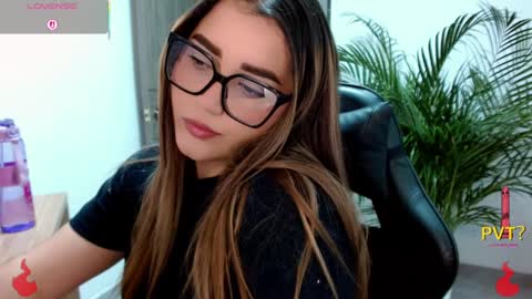 Snapshot of lucia_star_ chatting on 10, 4, 2026 lucia star online show from 10, 4, 2026
