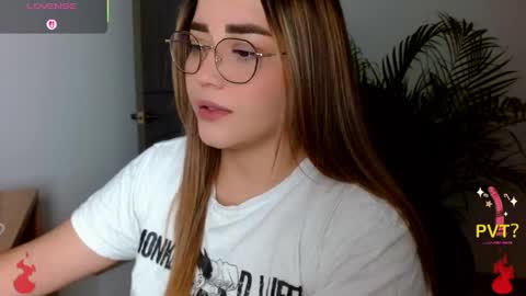 Snapshot of lucia_star_ chatting on 16, 4, 2026 lucia star online show from 16, 4, 2026