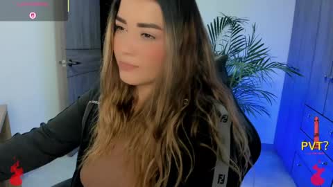 Snapshot of lucia_star_ chatting on 7, 6, 2026 lucia star online show from 7, 6, 2026