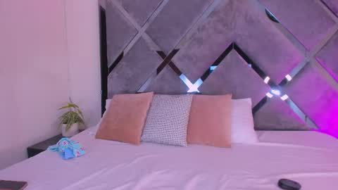 Lucia Gray online show from 14, 4, 2026