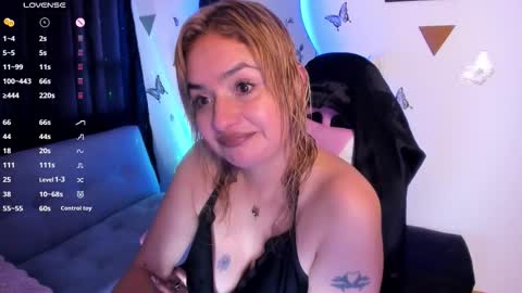 Snapshot of luciamature_ chatting on 2, 12, 2025 Lucia online show from 2, 12, 2025