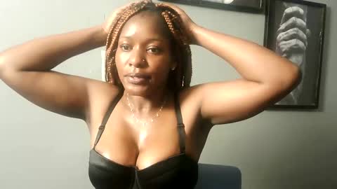 luciana001 online show from 2, 2, 2025