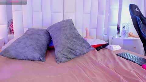 Lisseth  online show from 12, 2, 2025