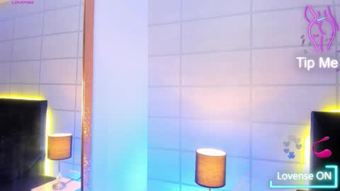 Snapshot of luciana_blush chatting on 16, 11, 2025 lucy online show from 16, 11, 2025