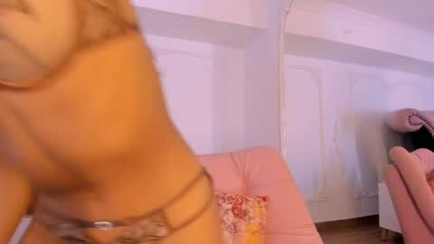 Snapshot of luciana_roa chatting on 3, 5, 2026 Luciana online show from 3, 5, 2026
