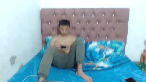 Snapshot of luciana_rober chatting on 21, 11, 2025 luciana_rober online show from 21, 11, 2025