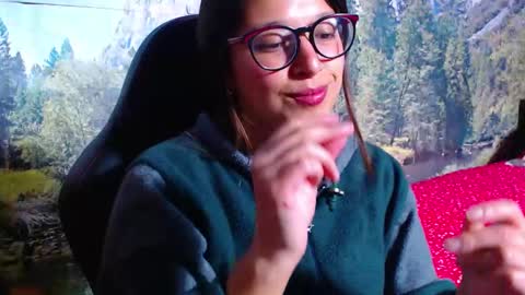 Snapshot of lucianahalen chatting on 5, 11, 2025 Lucy online show from 5, 11, 2025