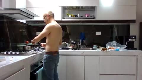 Snapshot of lucianneo chatting on 28, 11, 2025 LucianNeo online show from 28, 11, 2025