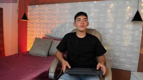 Snapshot of luciano_ciro chatting on 24, 2, 2026 Luciano online show from 24, 2, 2026