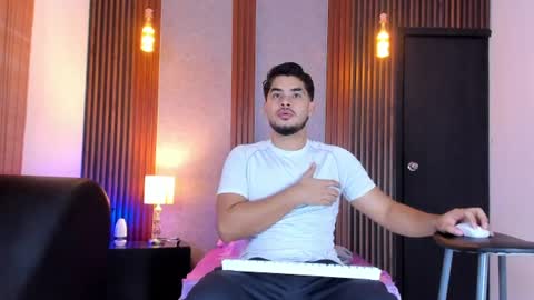 Snapshot of luciano_vitale_ chatting on 13, 7, 2026 Luciano online show from 13, 7, 2026