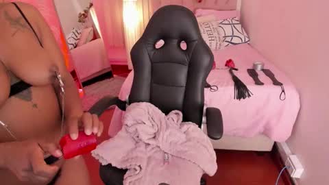     online show from 30, 10, 2025