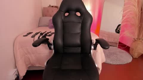     online show from 13, 11, 2025