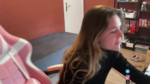 Lucie hot follow me on  online show from 28, 2, 2025