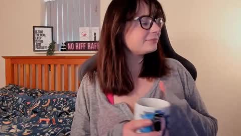 Snapshot of luciewintersuk chatting on 13, 1, 2025 Lucie Winters online show from 13, 1, 2025