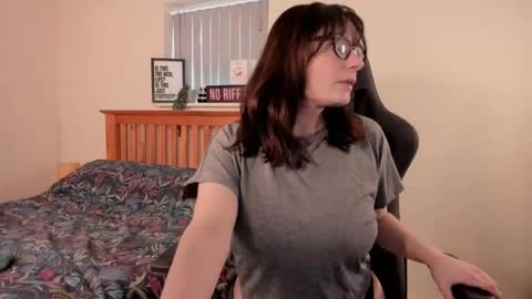 Snapshot of luciewintersuk chatting on 24, 1, 2025 Lucie Winters online show from 24, 1, 2025