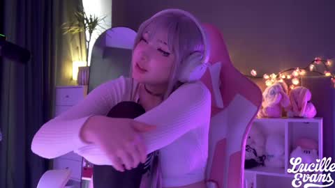 Lucy UwU online show from 27, 4, 2026