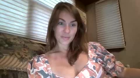 Snapshot of luciousapril chatting on 9, 9, 2025 April online show from 9, 9, 2025