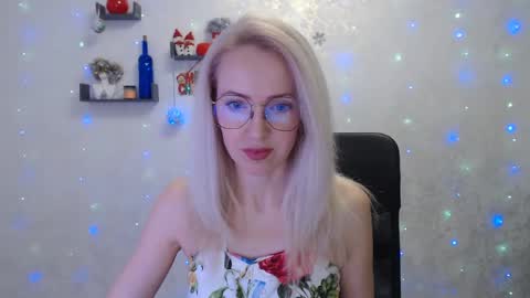 Snapshot of luckcristal chatting on 9, 1, 2025 Arina online show from 9, 1, 2025