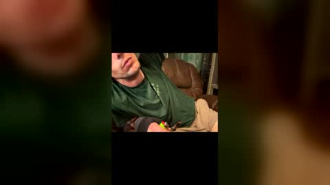 Snapshot of lucky_bme chatting on 26, 4, 2026 lucky_bme online show from 26, 4, 2026