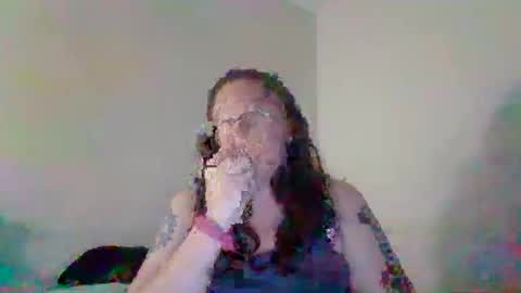 luckyclover527 online show from 2, 11, 2025