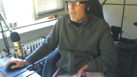        call me  Stefan online show from 19, 4, 2026