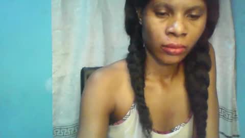 Snapshot of luckymadequeen chatting on 1, 1, 2025 Gloria online show from 1, 1, 2025