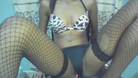 Snapshot of luckymadequeen chatting on 7, 1, 2025 Gloria online show from 7, 1, 2025
