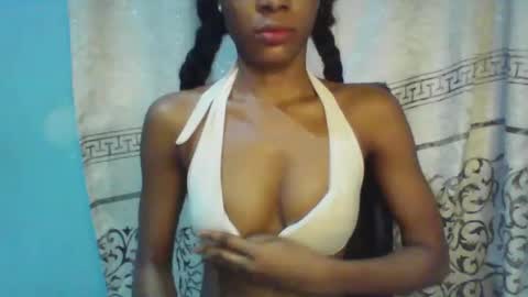 Snapshot of luckymadequeen chatting on 20, 1, 2025 Gloria online show from 20, 1, 2025