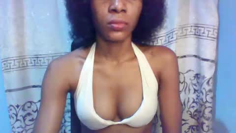 Snapshot of luckymadequeen chatting on 24, 1, 2025 Gloria online show from 24, 1, 2025