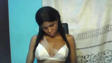 Snapshot of luckymadequeen chatting on 3, 2, 2025 Gloria online show from 3, 2, 2025