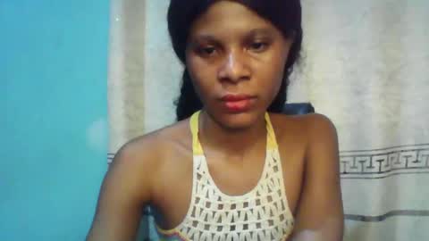 Snapshot of luckymadequeen chatting on 4, 2, 2025 Gloria online show from 4, 2, 2025