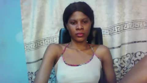 Snapshot of luckymadequeen chatting on 12, 2, 2025 Gloria online show from 12, 2, 2025