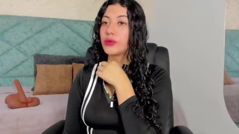 Lucy Greys online show from 17, 2, 2026