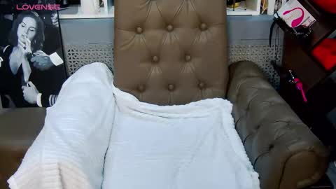 LucyBelli online show from 22, 9, 2025