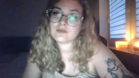 lucyflirt online show from 7, 7, 2026