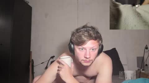 LucyLoes online show from 4, 10, 2025
