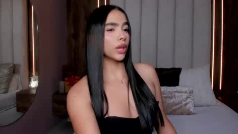 Snapshot of lucysalvatore chatting on 6, 5, 2026 Lucy online show from 6, 5, 2026