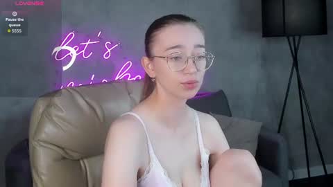 Snapshot of lucyy_green chatting on 28, 7, 2026 Lucy online show from 28, 7, 2026