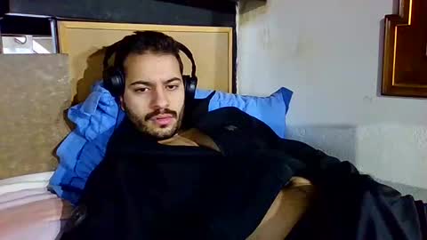 luigi281996 online show from 7, 1, 2025