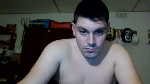 Snapshot of luis2423 chatting on 12, 1, 2025 A slave to the mistress.. un esclavo para las amas dominantes. online show from 12, 1, 2025