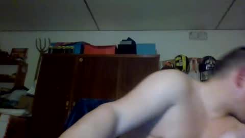 Snapshot of luis2423 chatting on 17, 2, 2025 A slave to the mistress.. un esclavo para las amas dominantes. online show from 17, 2, 2025