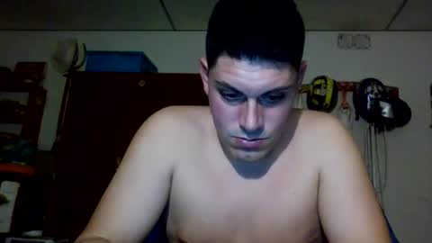 Snapshot of luis2423 chatting on 25, 10, 2025 A slave to the mistress.. un esclavo para las amas dominantes. online show from 25, 10, 2025