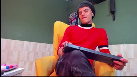 Luis AS online show from 4, 2, 2025